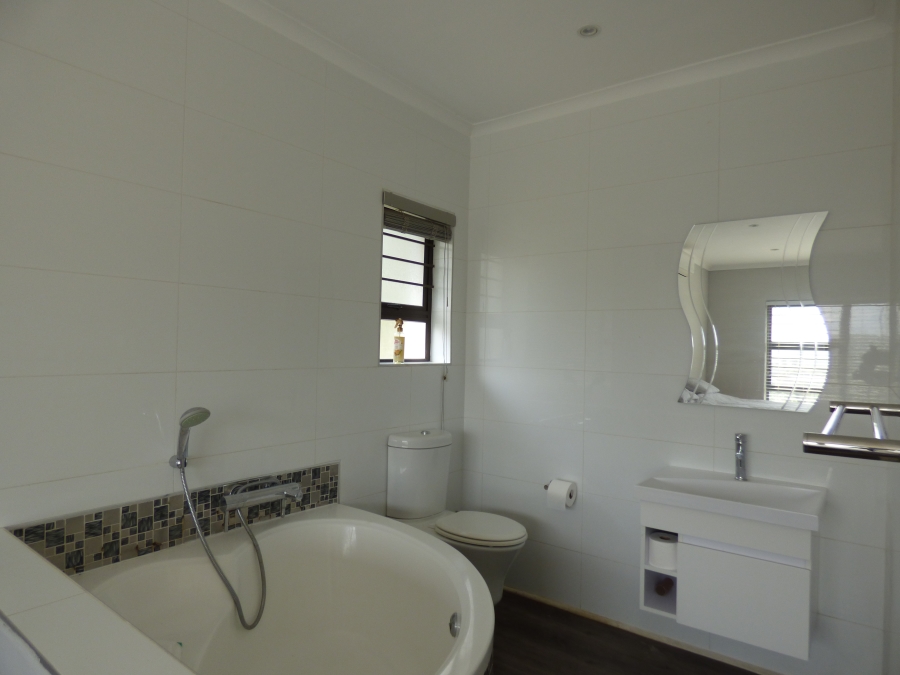 4 Bedroom Property for Sale in West Bank Eastern Cape